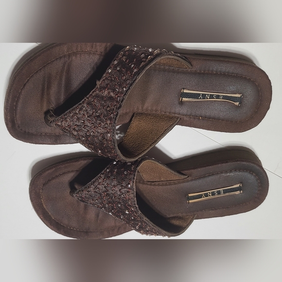 Vintage ESNY Brown Women's or Girls Flip Flops with Bead Work Size 6 - Picture 4 of 8